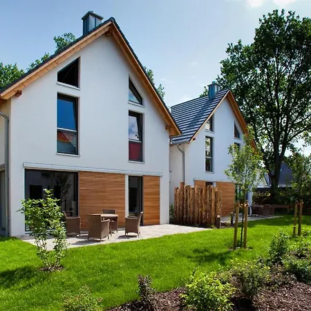 Goldregen - Waldnah Mit Kamin Und Balkon Apartmán Zingst