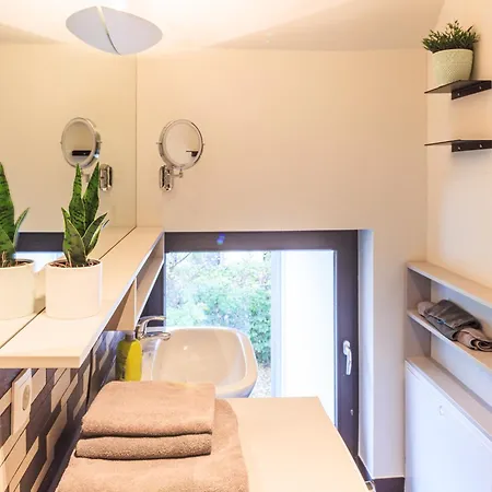 Goldregen - Waldnah Mit Kamin Und Balkon *